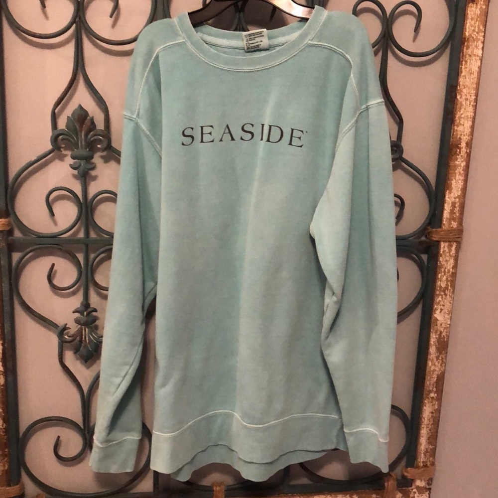 Super comfy Seaside Sweatshirt! Great condition!